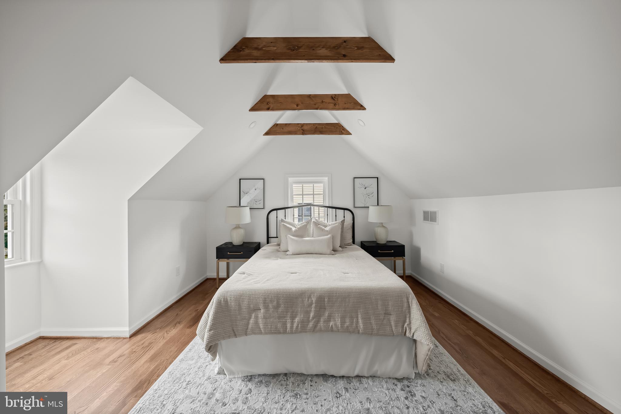 HILLWOOD - Residential