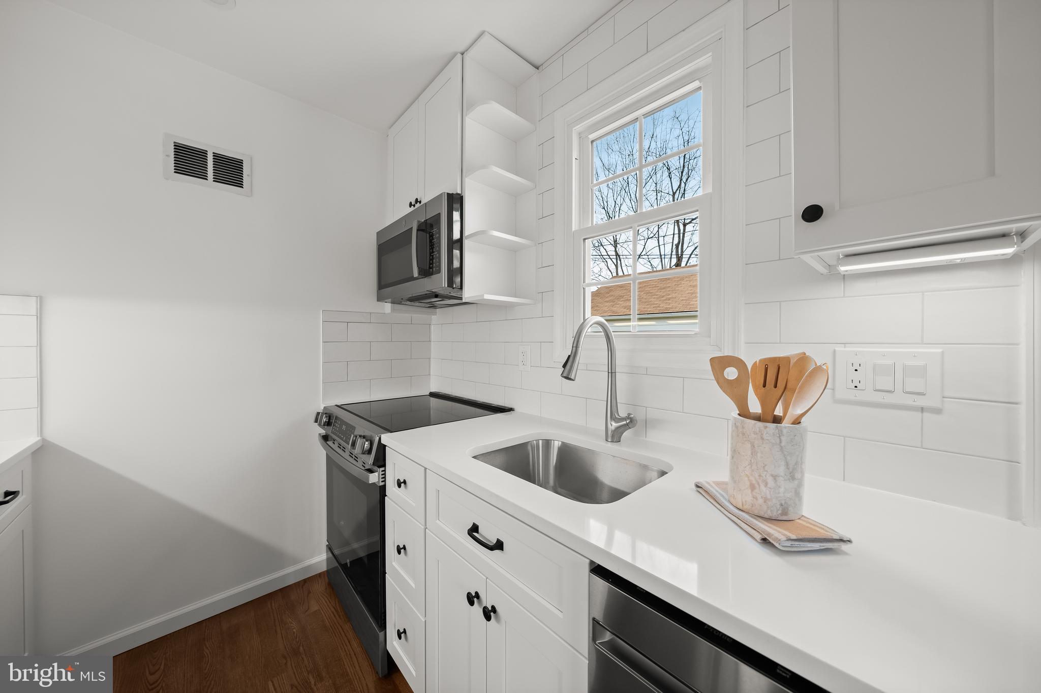 HILLWOOD - Residential