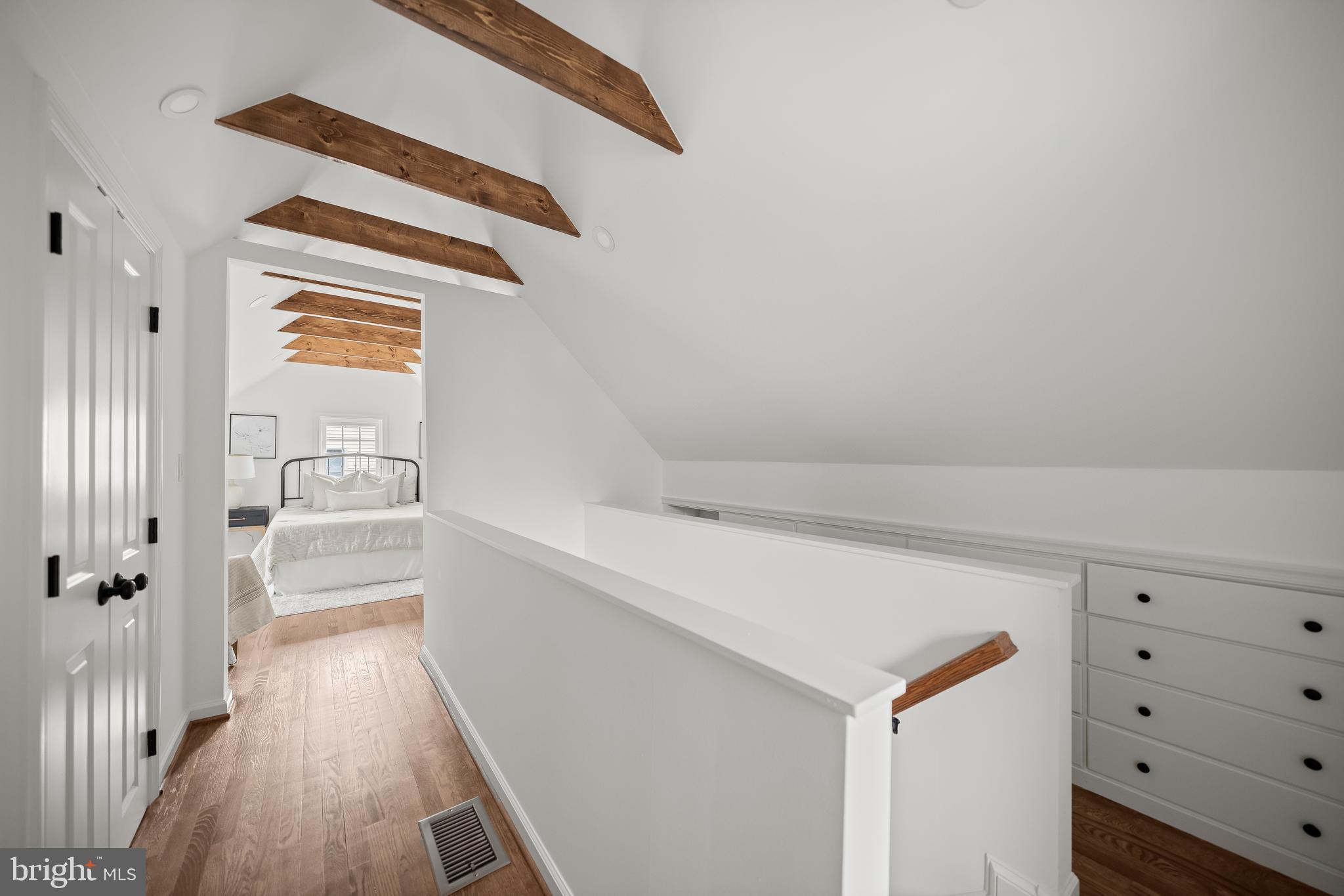 HILLWOOD - Residential