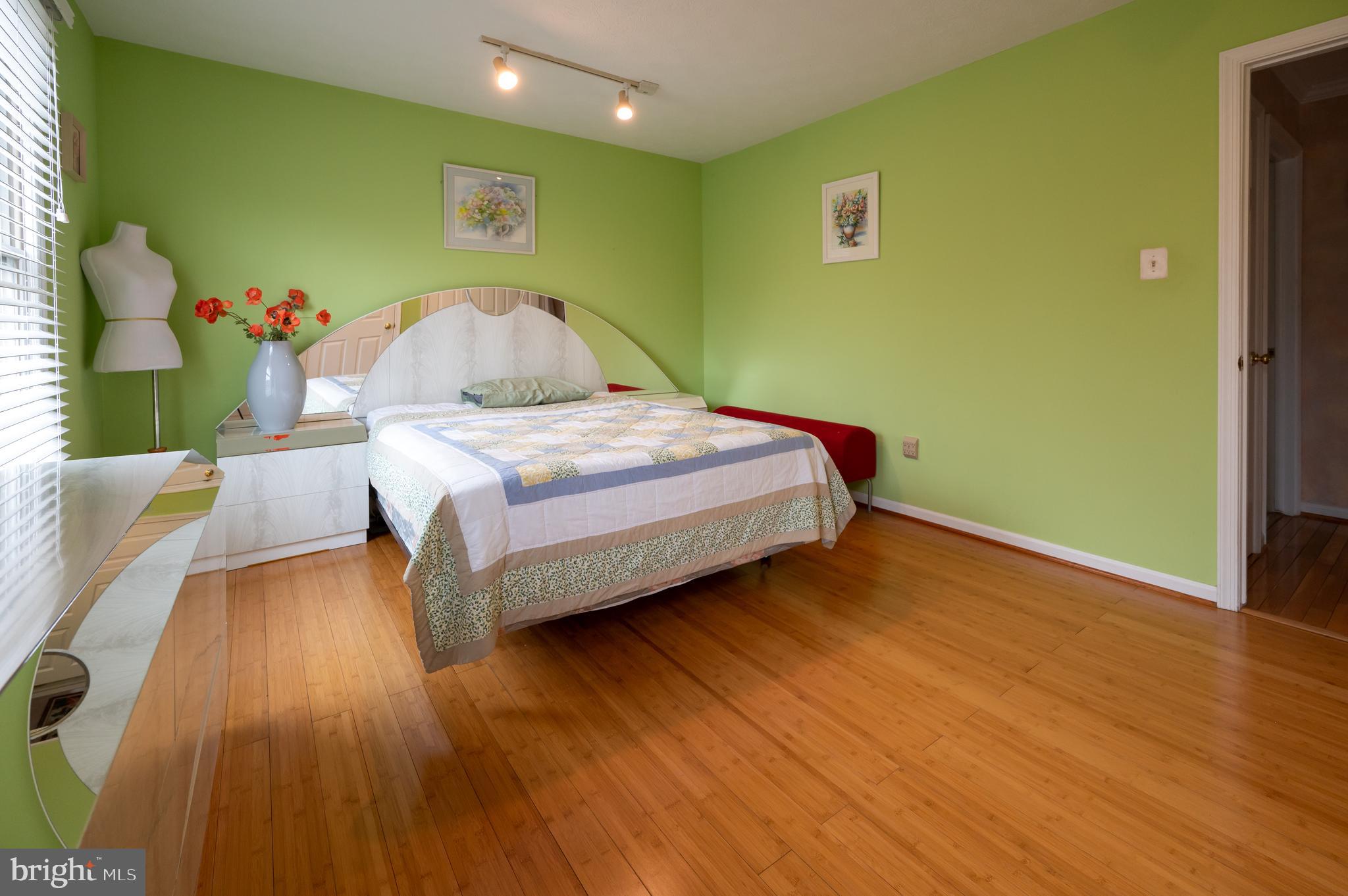 WORTHINGTON GLEN - Residential