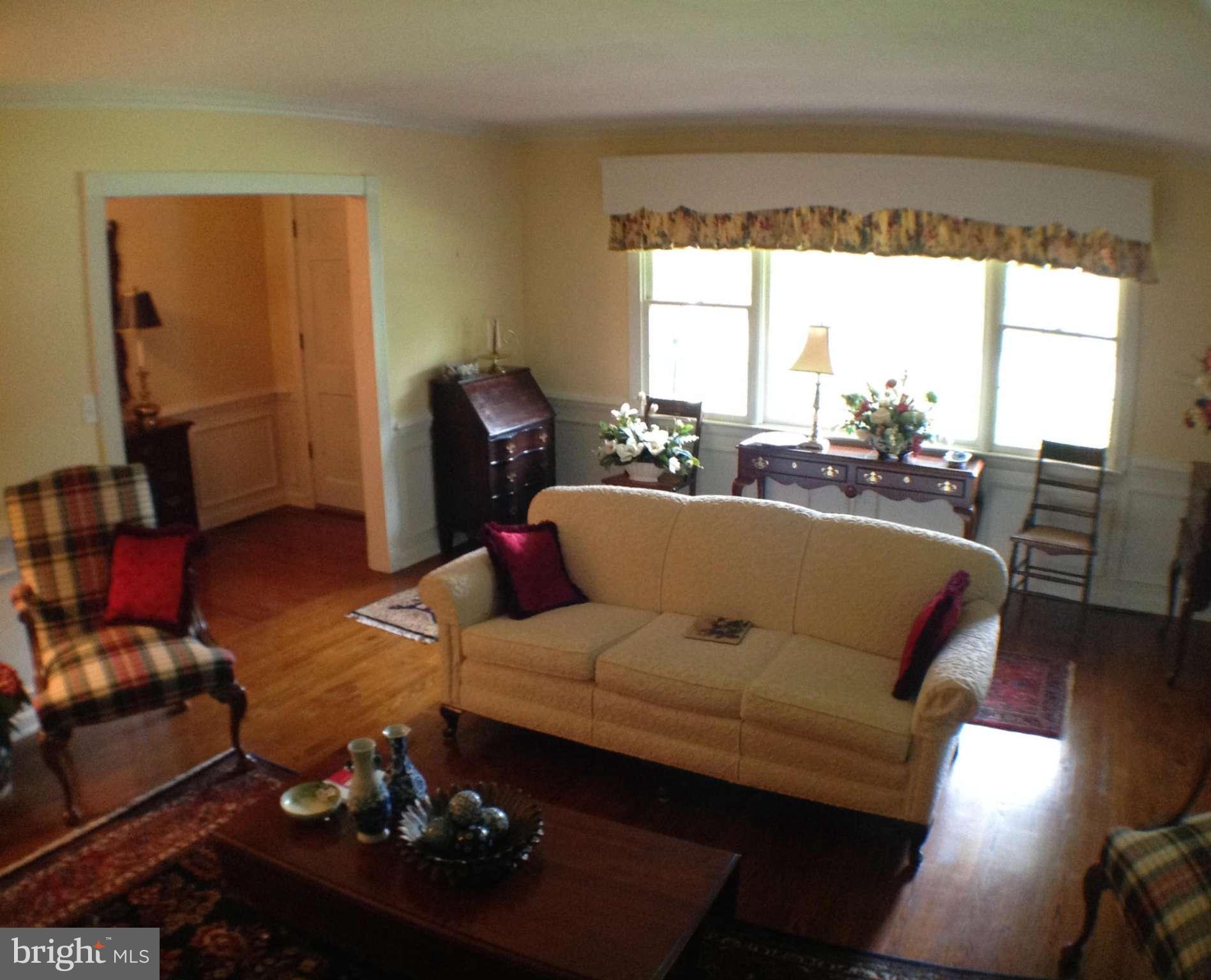 TWIN LAKES - Residential