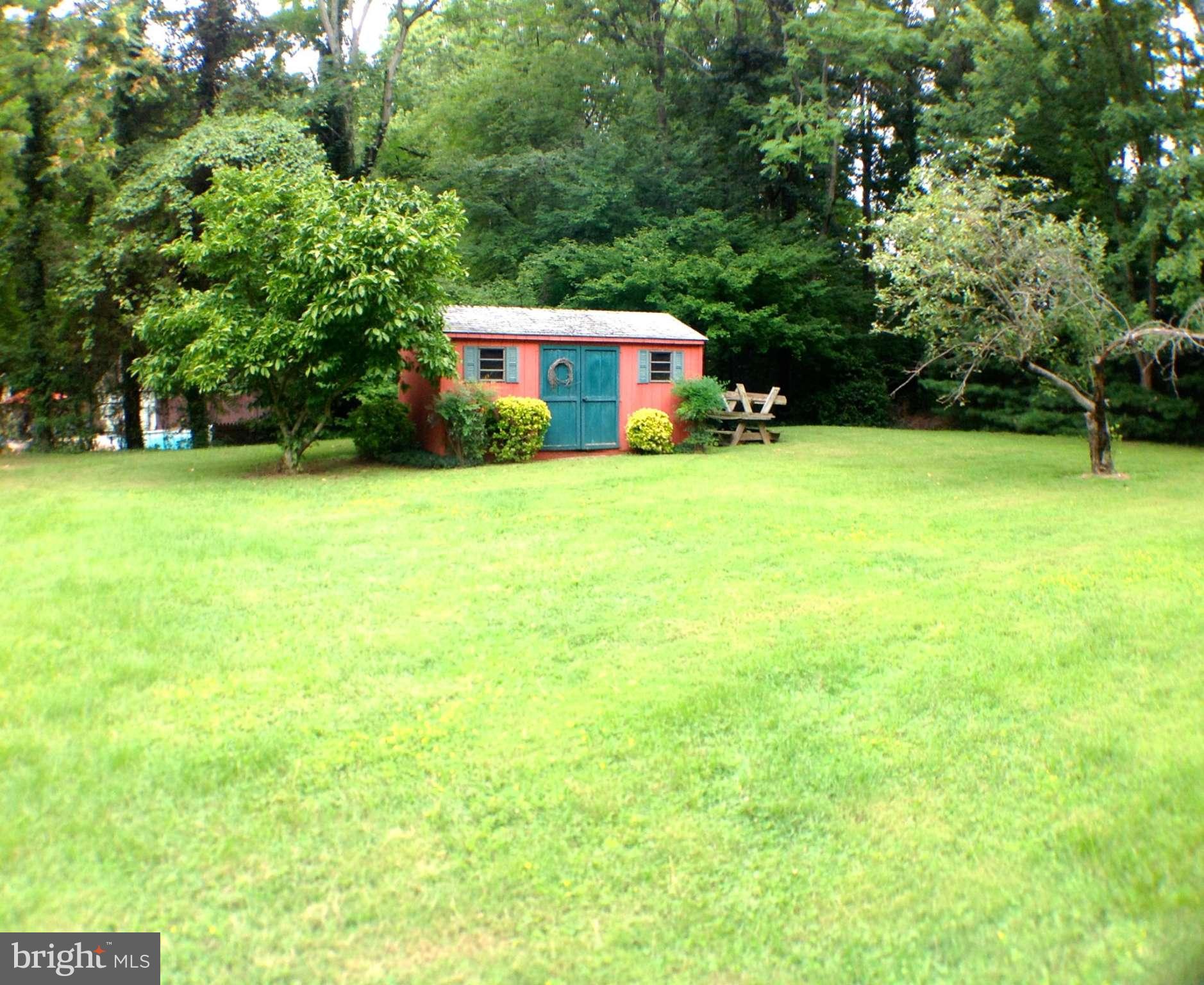 TWIN LAKES - Residential