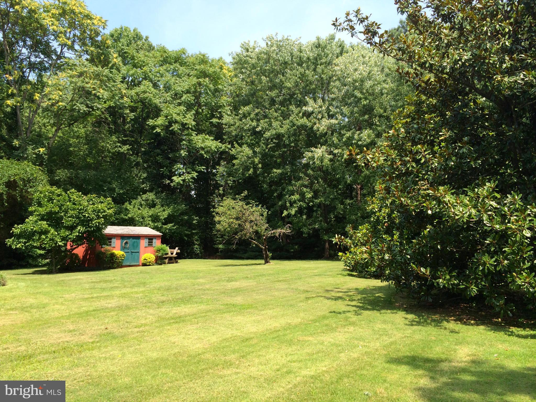 TWIN LAKES - Residential