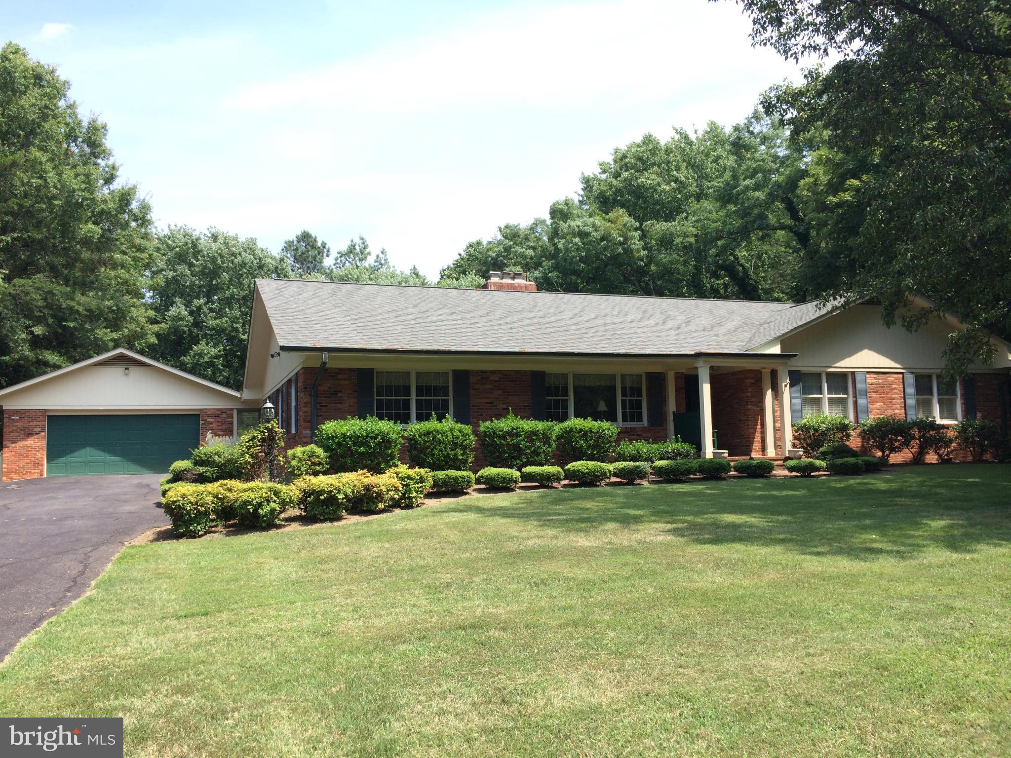 TWIN LAKES - Residential