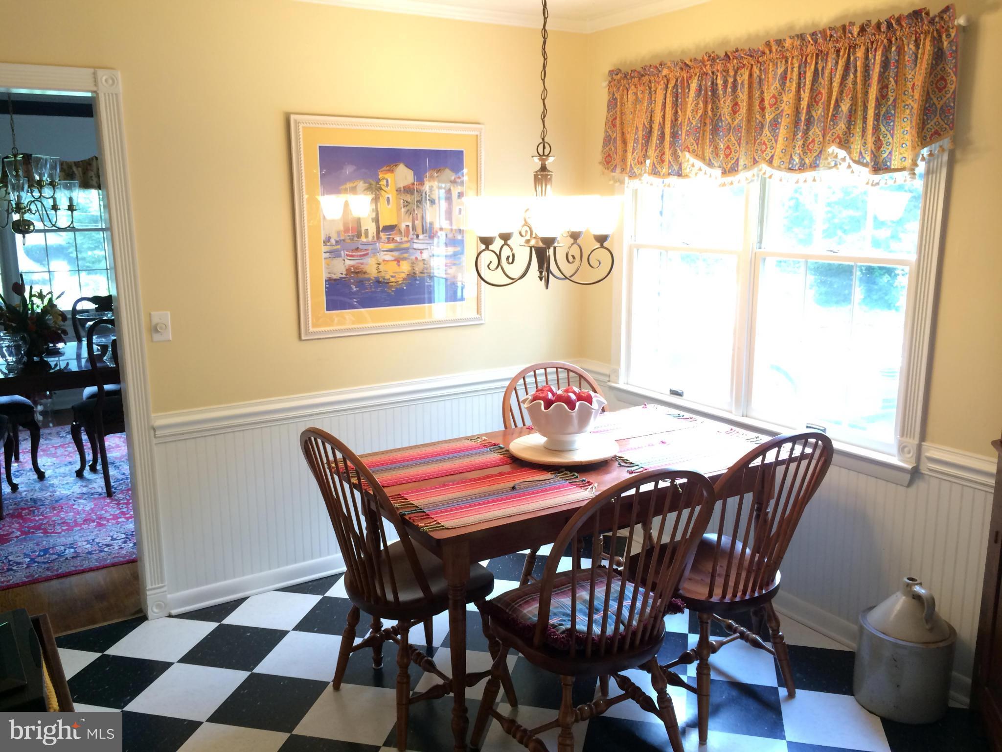 TWIN LAKES - Residential