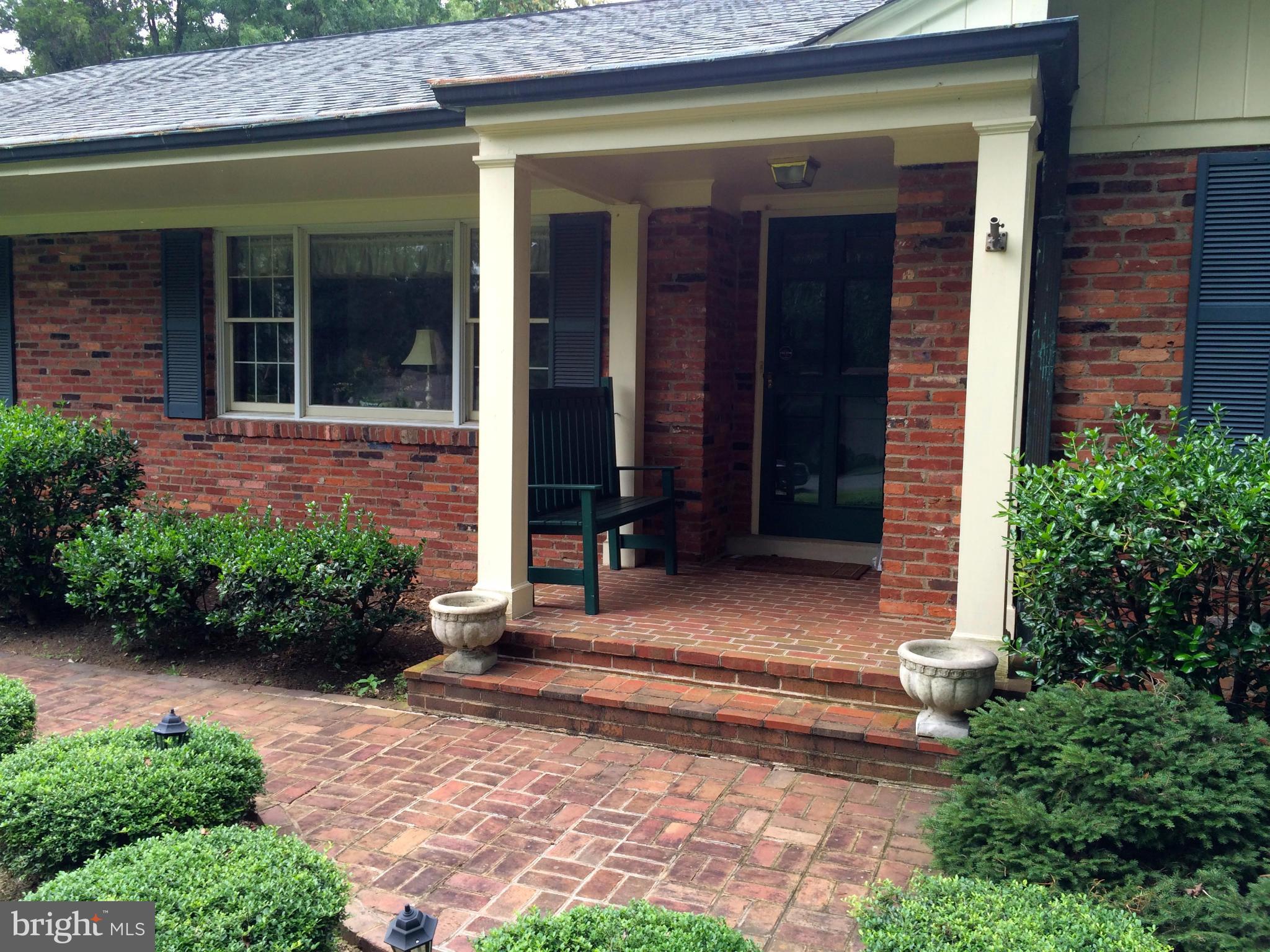 TWIN LAKES - Residential