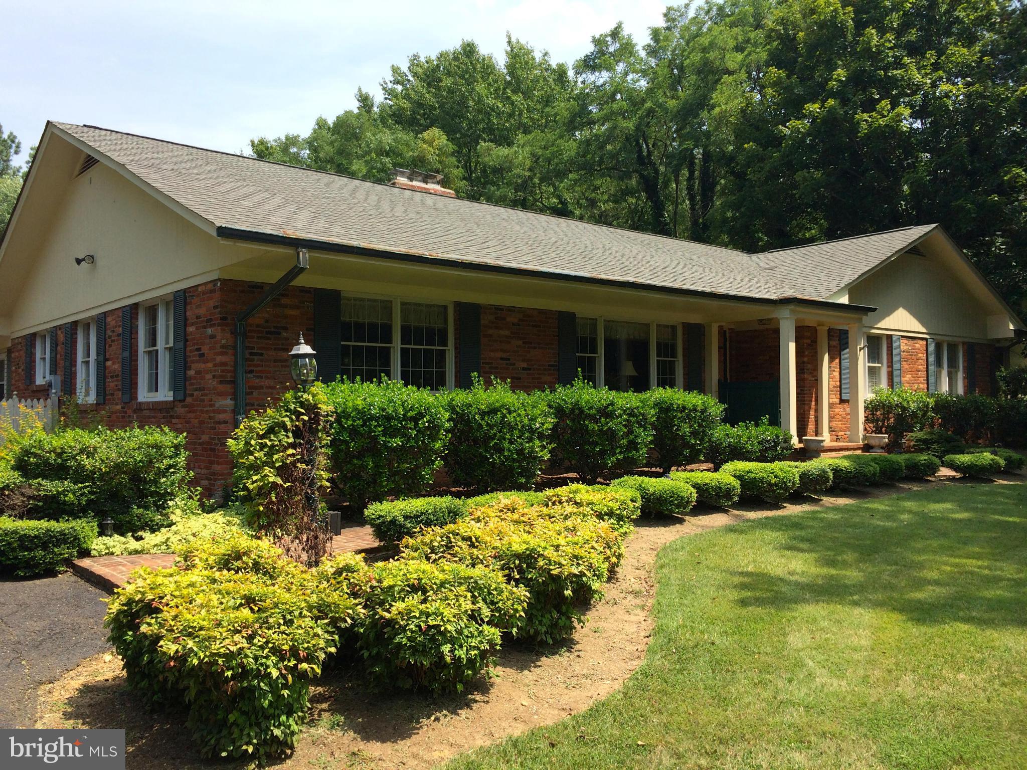 TWIN LAKES - Residential