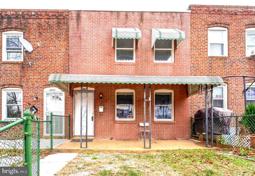 Large three bedroom townhouse with two full bathrooms. Fenced in back yard with storage shed. The house has central AC and forced air heat and a washer and dryer in the home.  Kitchen has plenty of cabinets for storage and countertop space for food prep.