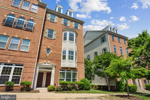 15296 Regents Park Drive, Woodbridge, VA MLS: VAPW2094926
