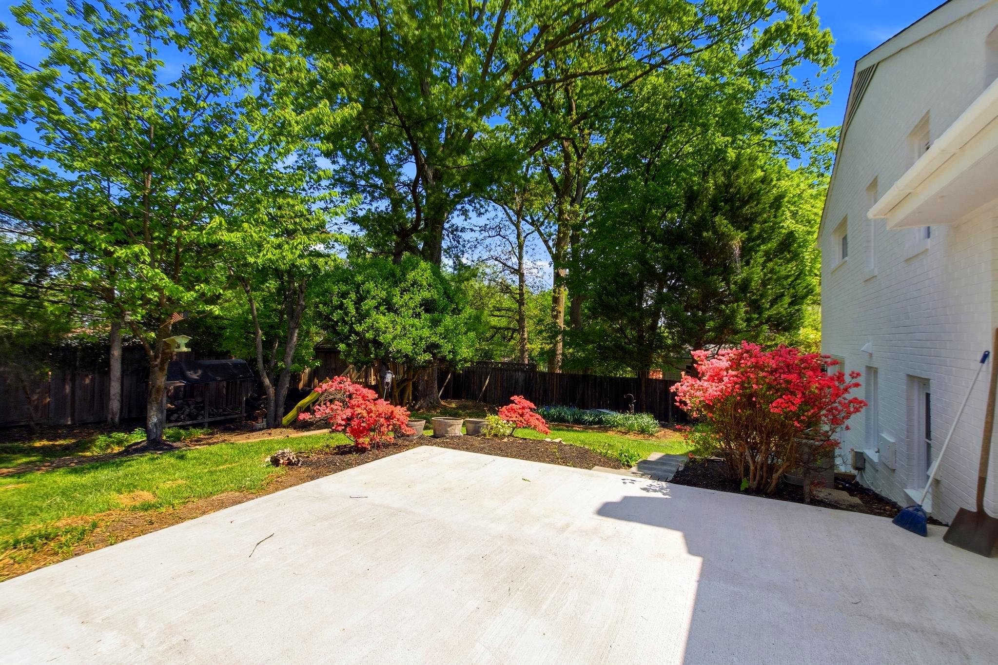 WEST SPRINGFIELD - Residential