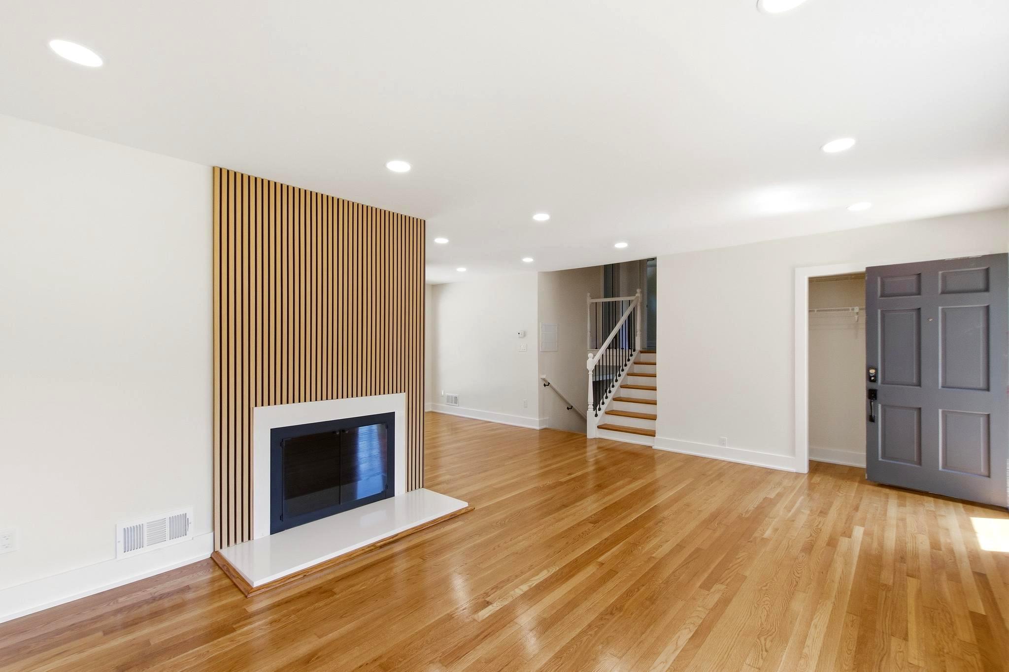 WEST SPRINGFIELD - Residential