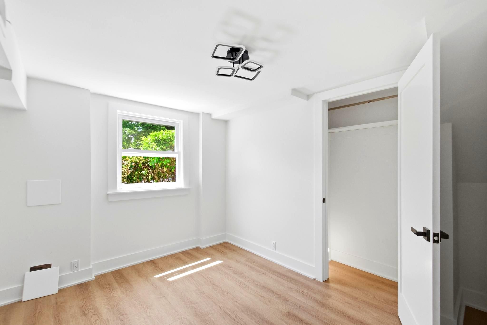 WEST SPRINGFIELD - Residential