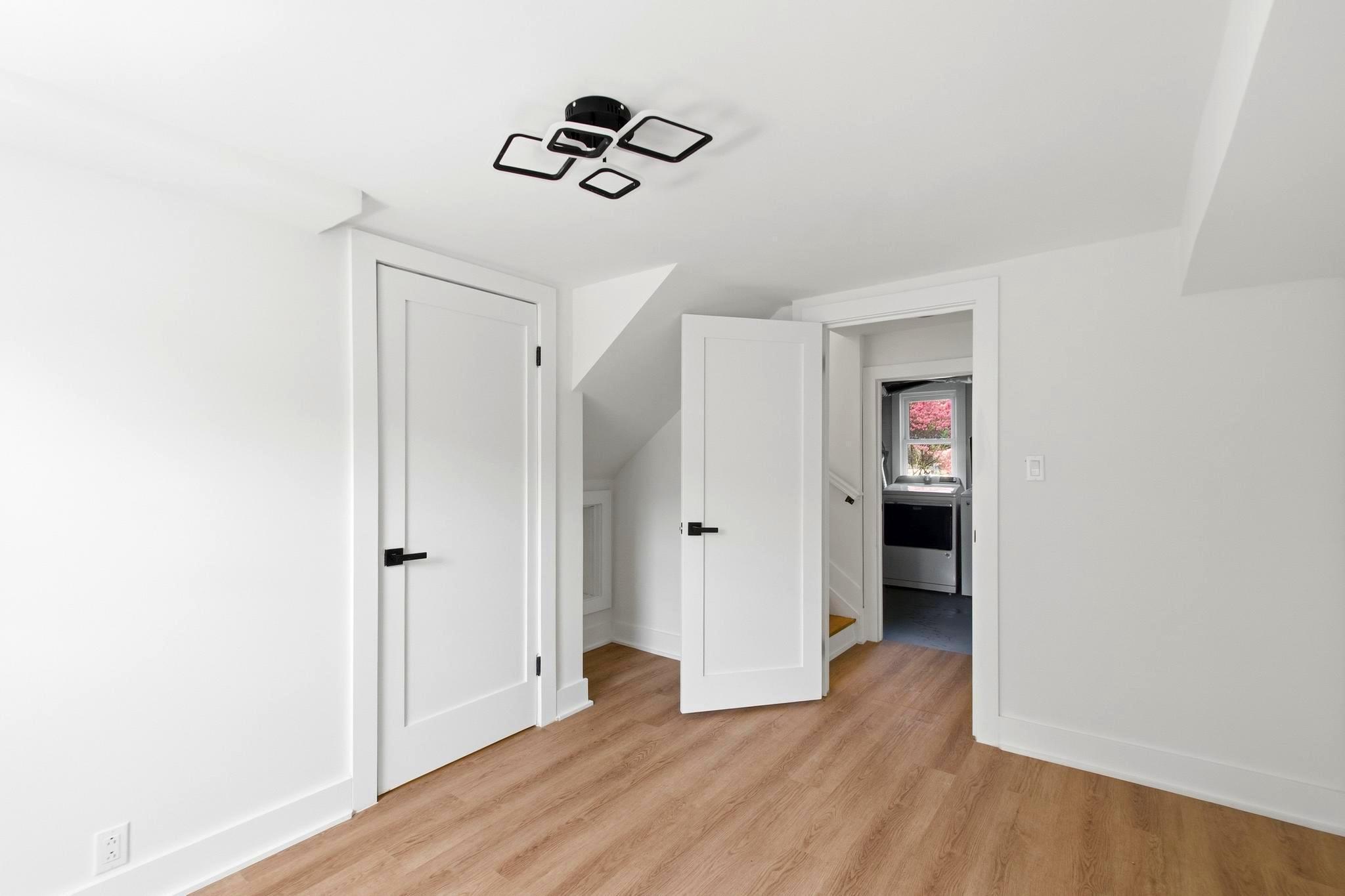 WEST SPRINGFIELD - Residential