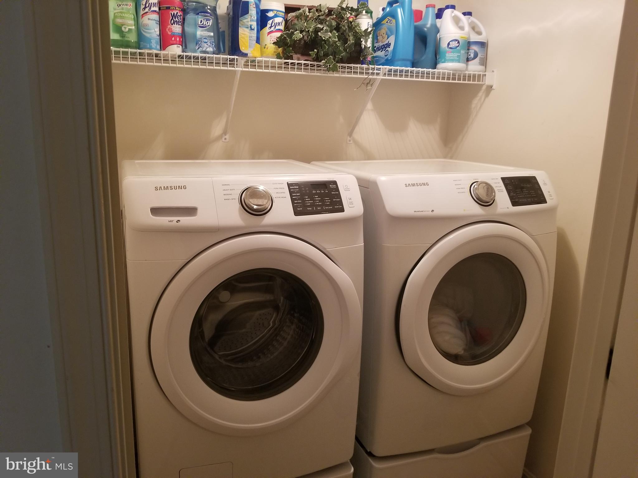 HAMILTONS CROSSING - Residential