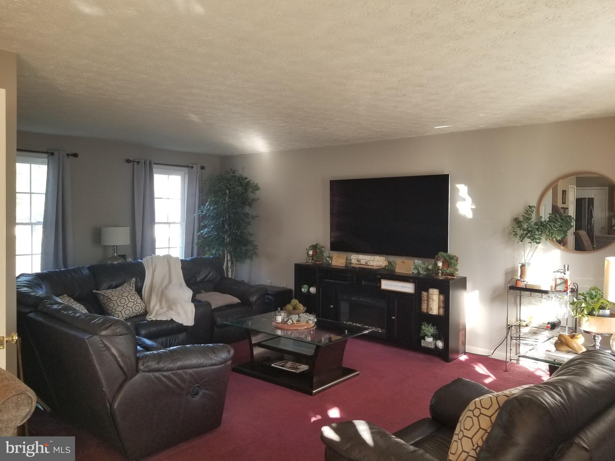 HAMILTONS CROSSING - Residential