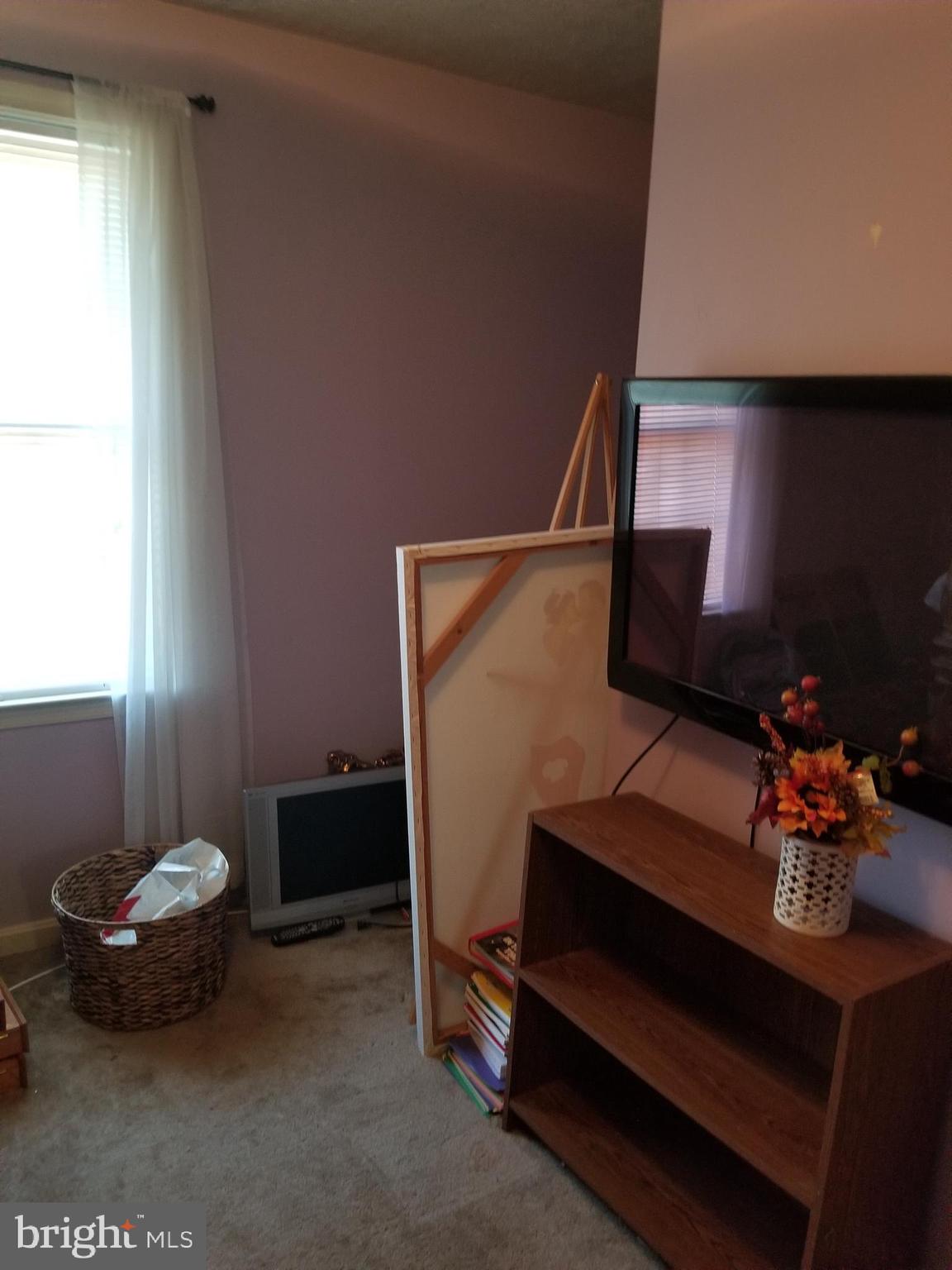 HAMILTONS CROSSING - Residential