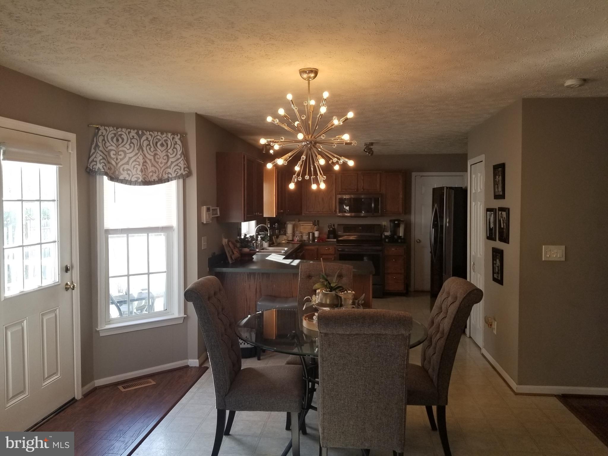 HAMILTONS CROSSING - Residential