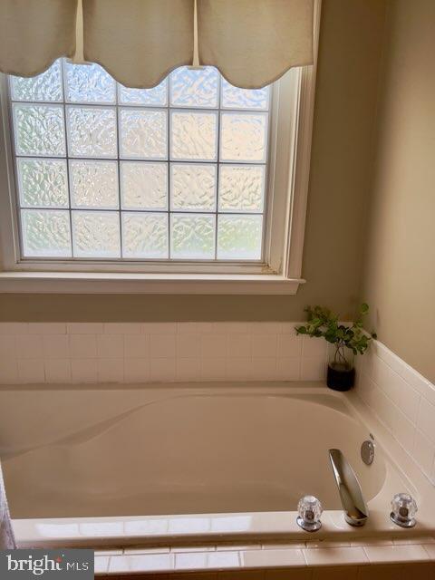 HAMILTONS CROSSING - Residential