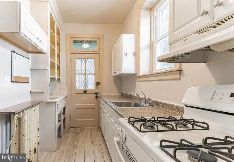 Philadelphia, Pennsylvania 19104, United States, 6 Bedrooms Bedrooms, ,Residential,Active,146236