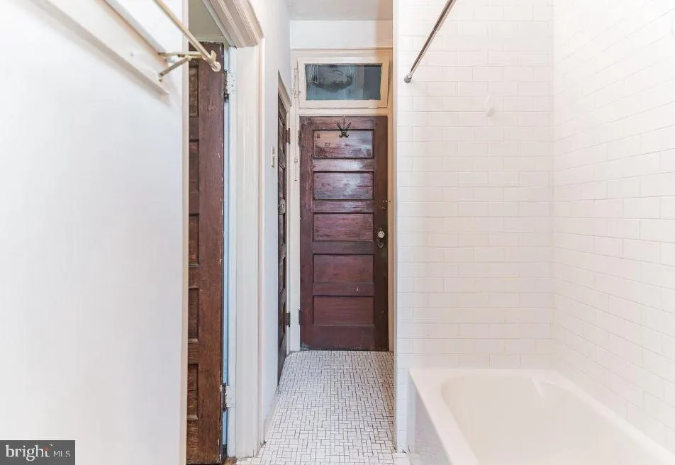 Philadelphia, Pennsylvania 19104, United States, 6 Bedrooms Bedrooms, ,Residential,Active,146236