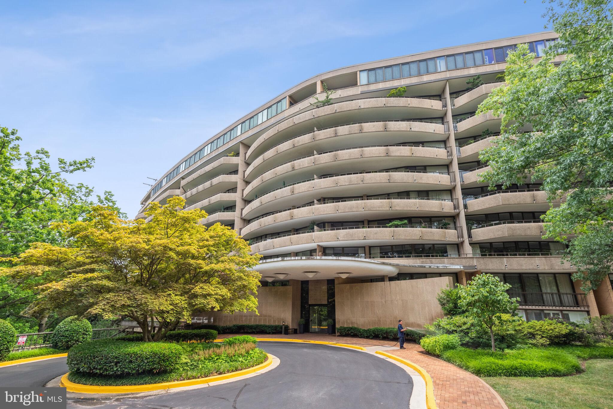 4200 MASSACHUSETTS AVENUE NW 309