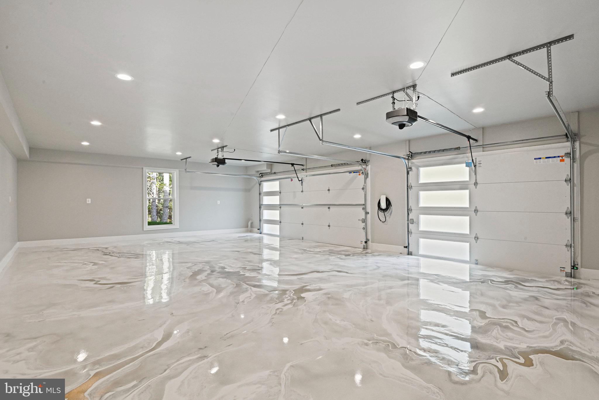 HOLLY GLEN - Residential