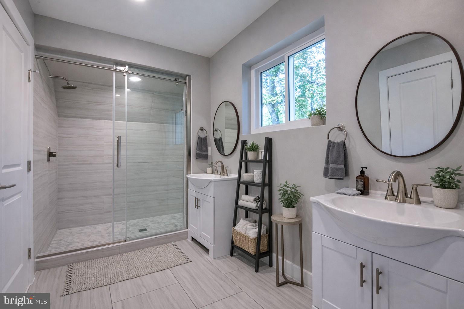 HOLLY GLEN - Residential