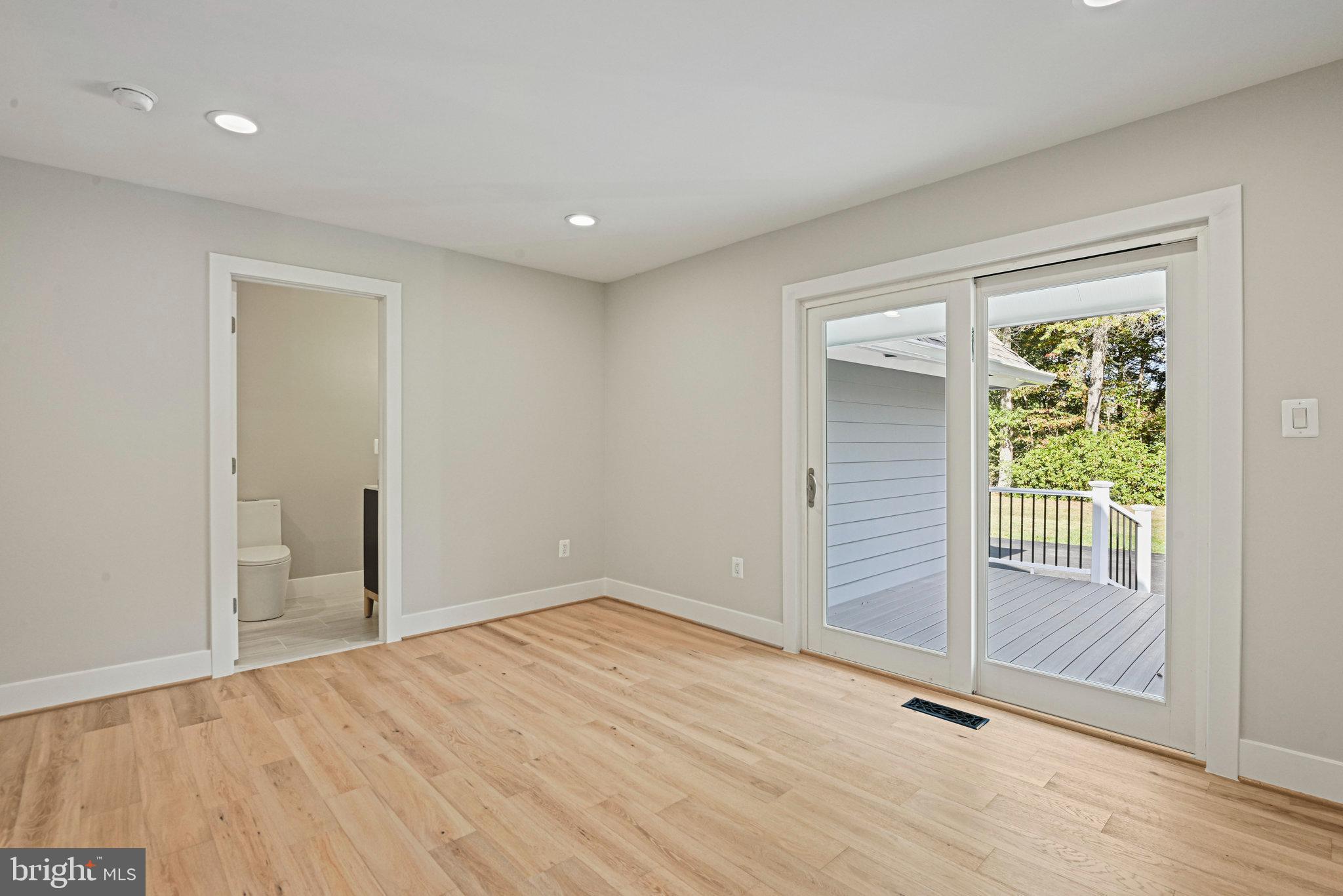 HOLLY GLEN - Residential