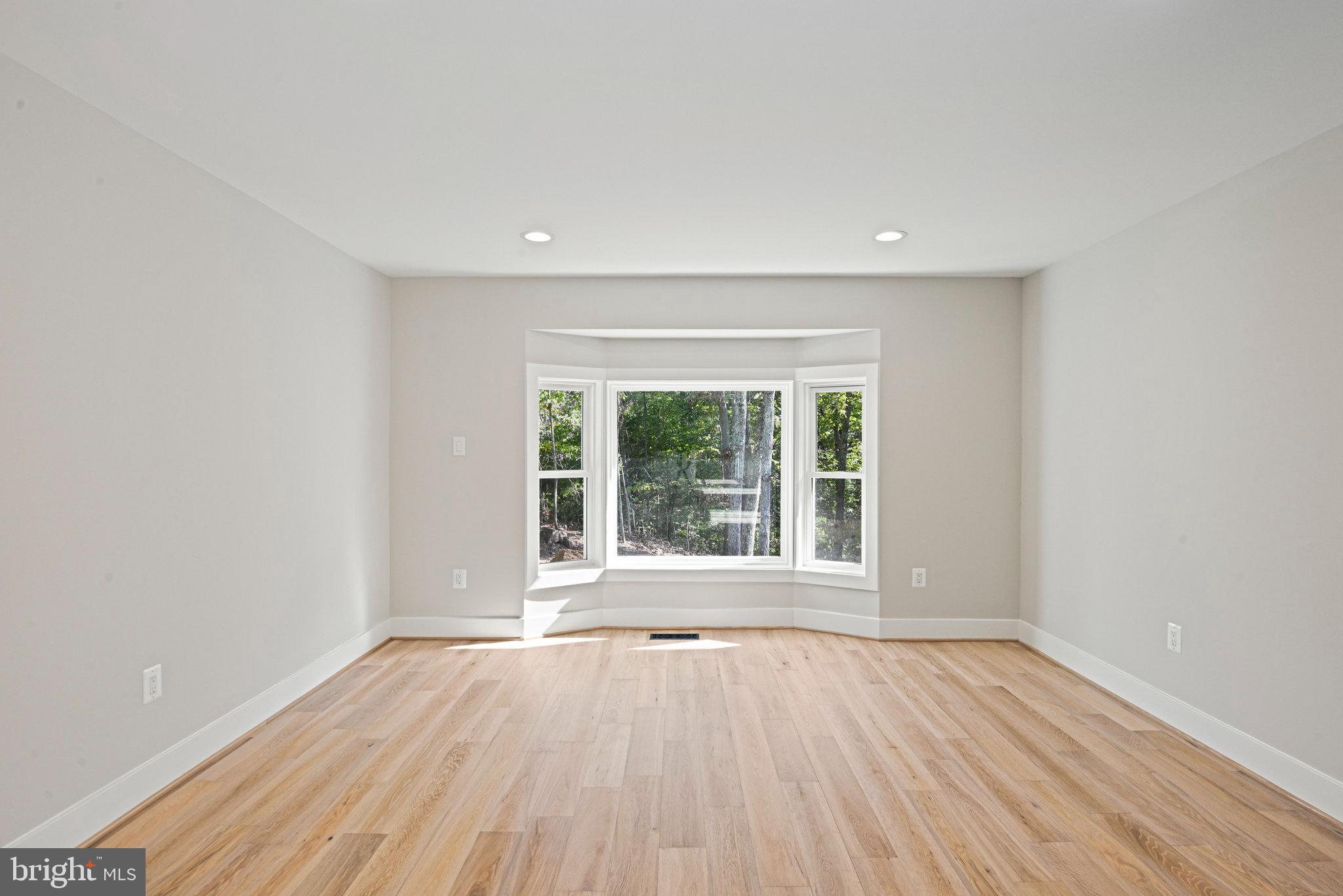 HOLLY GLEN - Residential