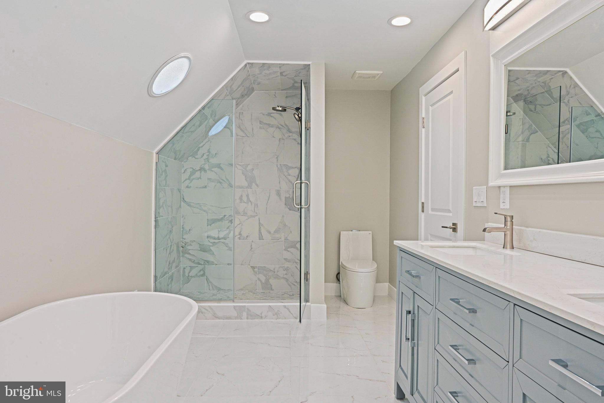 HOLLY GLEN - Residential