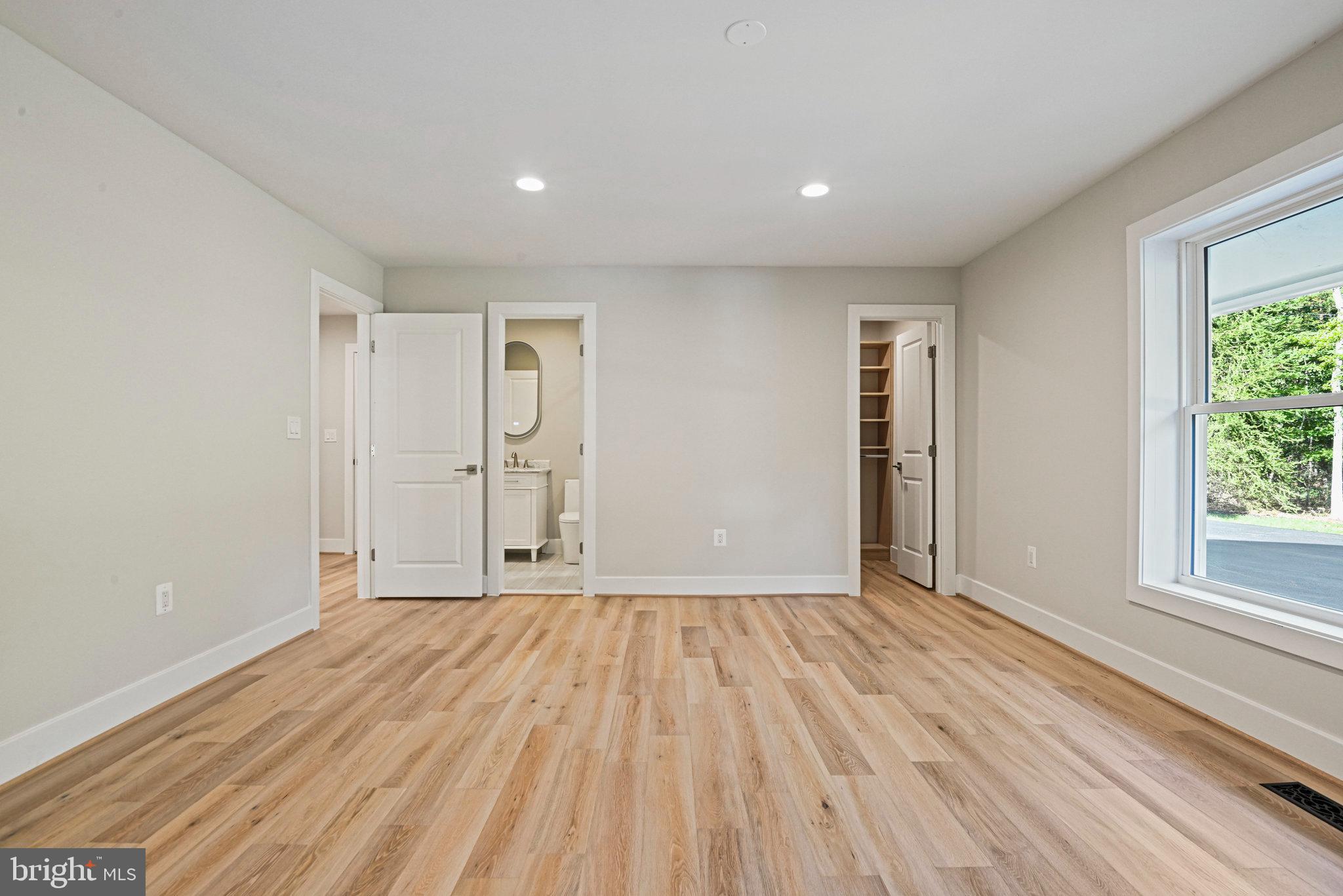 HOLLY GLEN - Residential