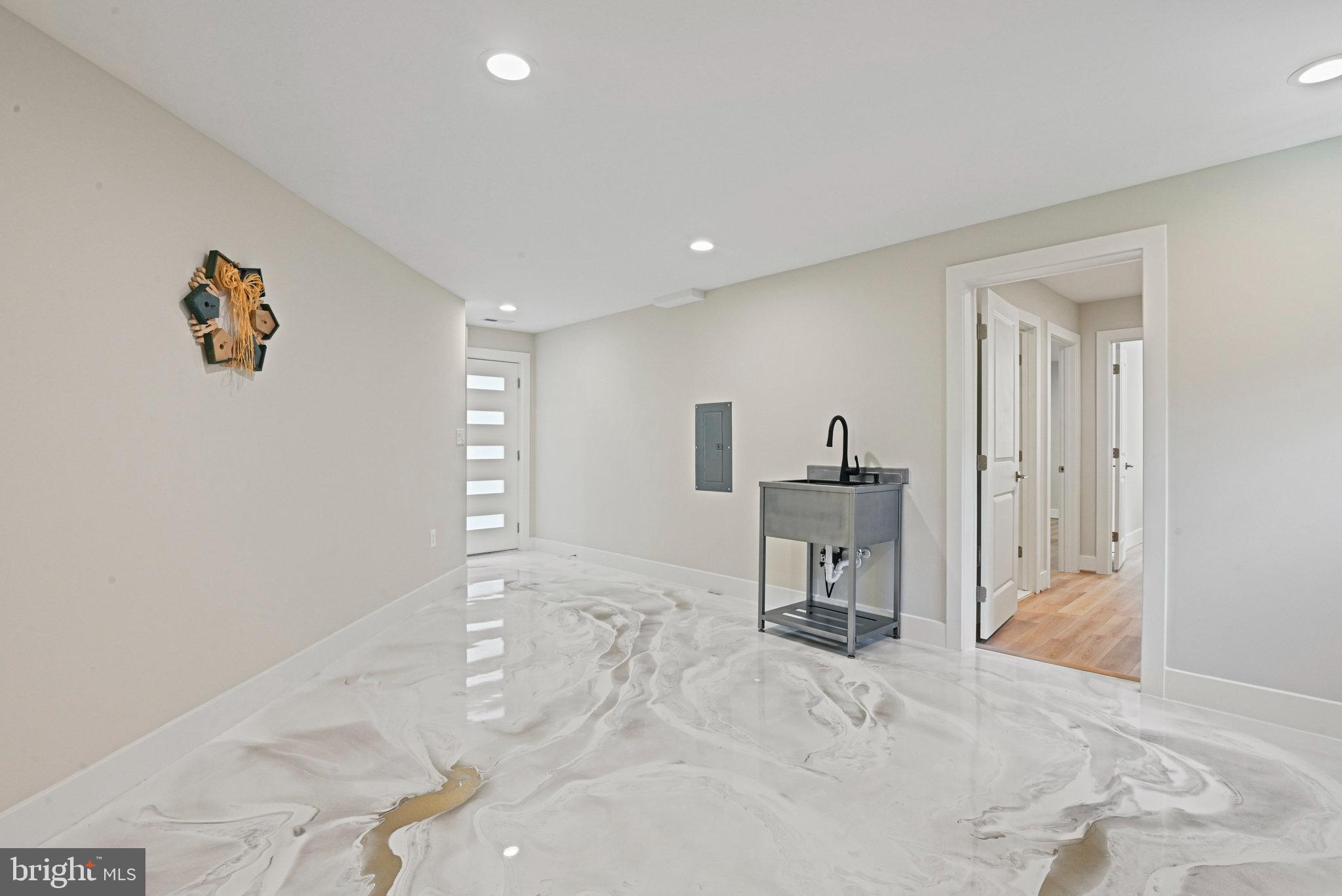 HOLLY GLEN - Residential