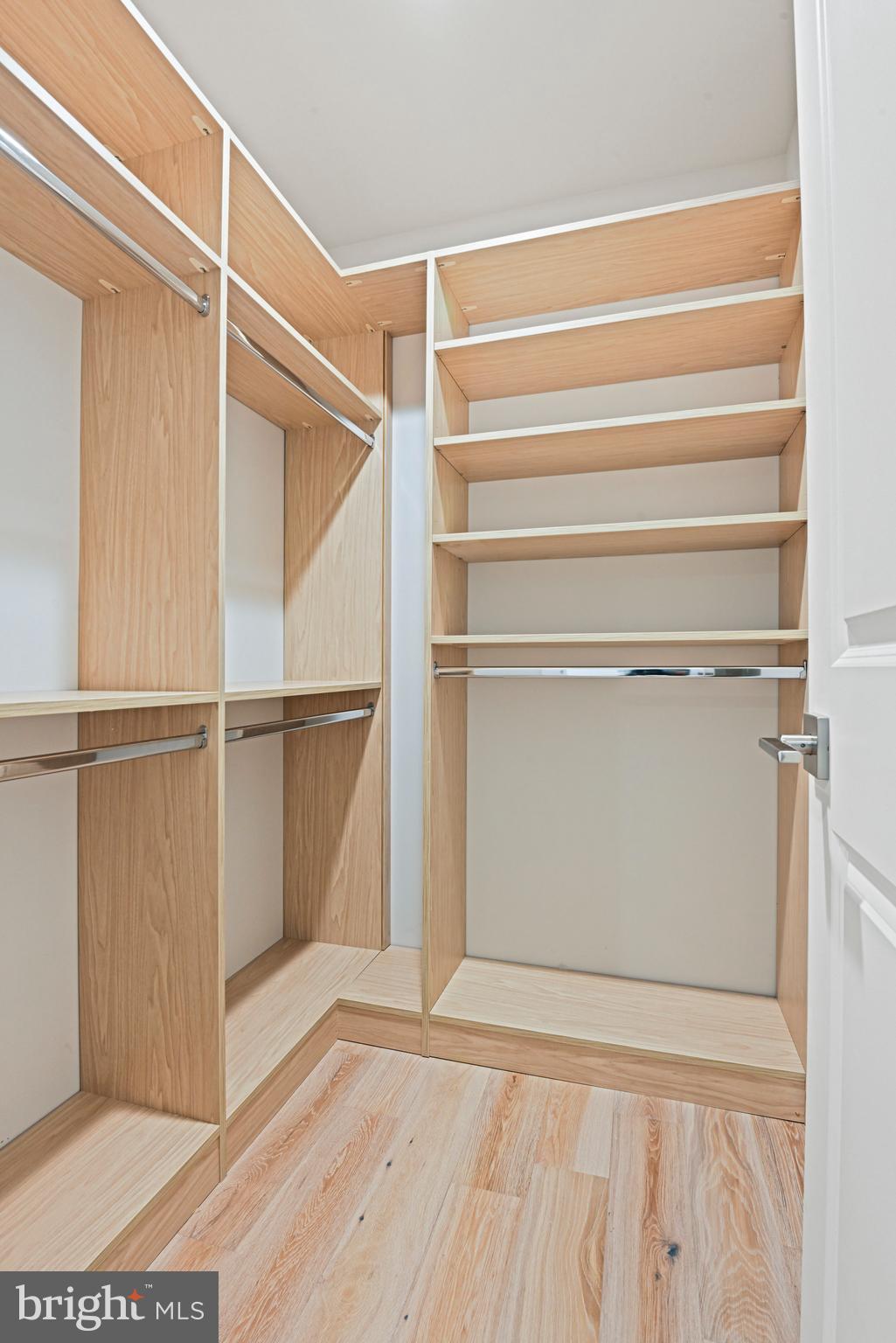 HOLLY GLEN - Residential