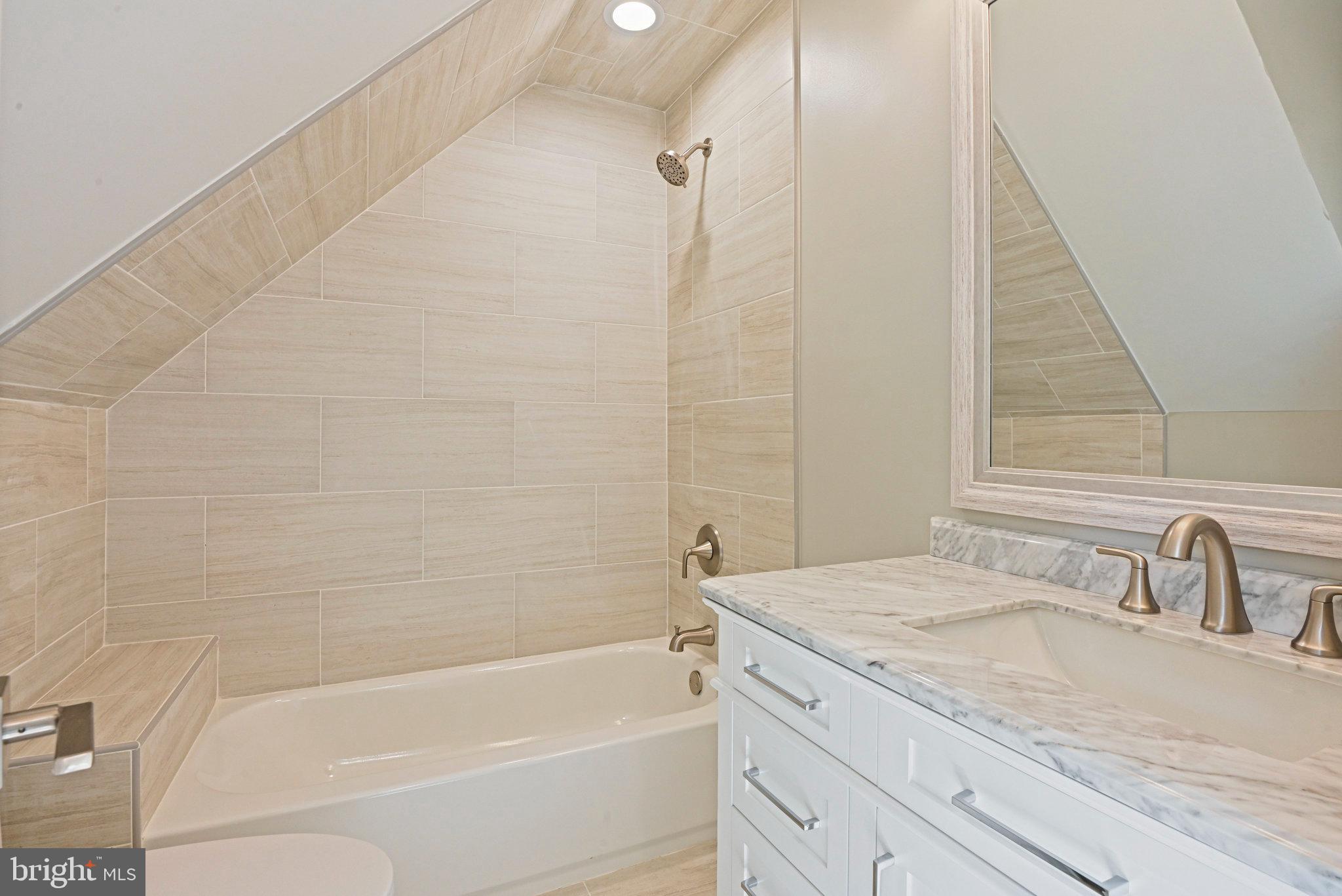 HOLLY GLEN - Residential