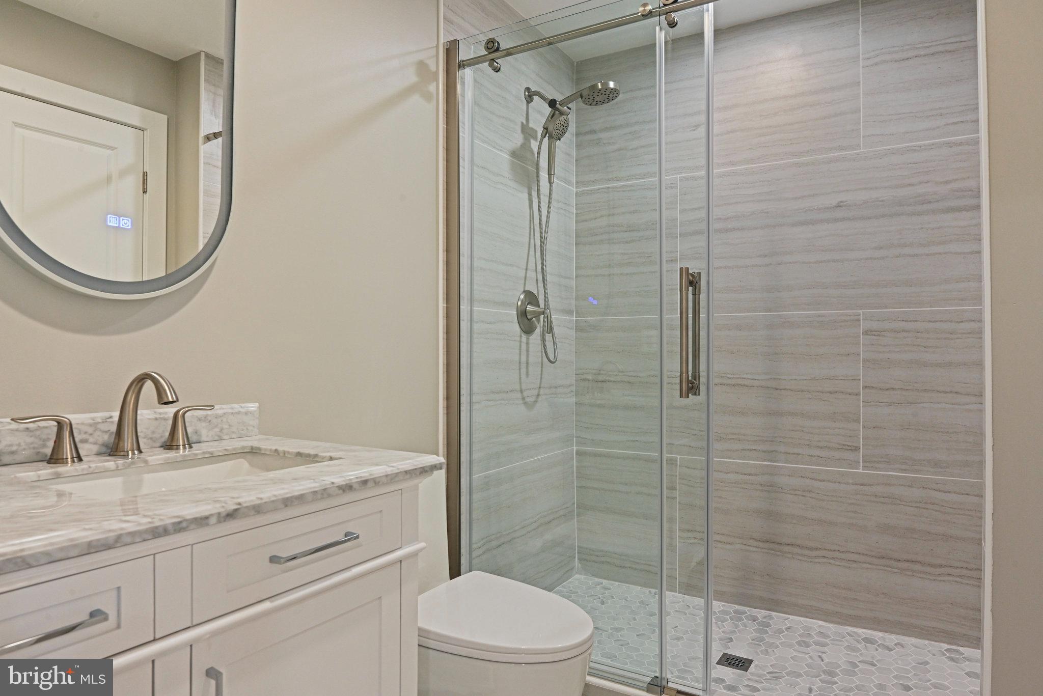 HOLLY GLEN - Residential