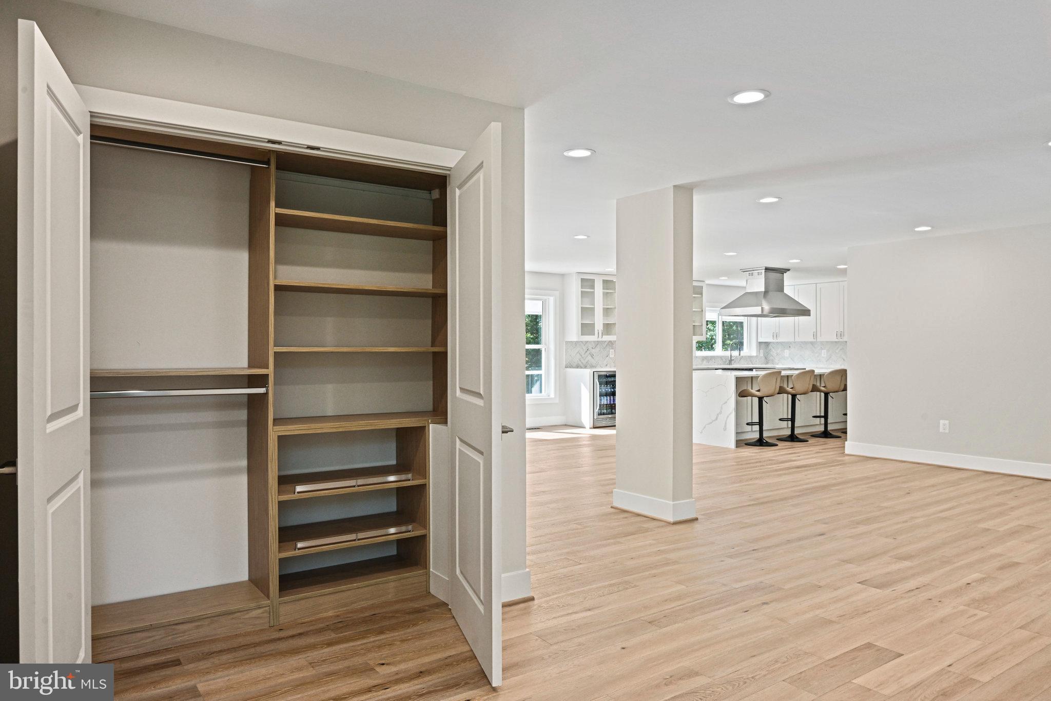 HOLLY GLEN - Residential