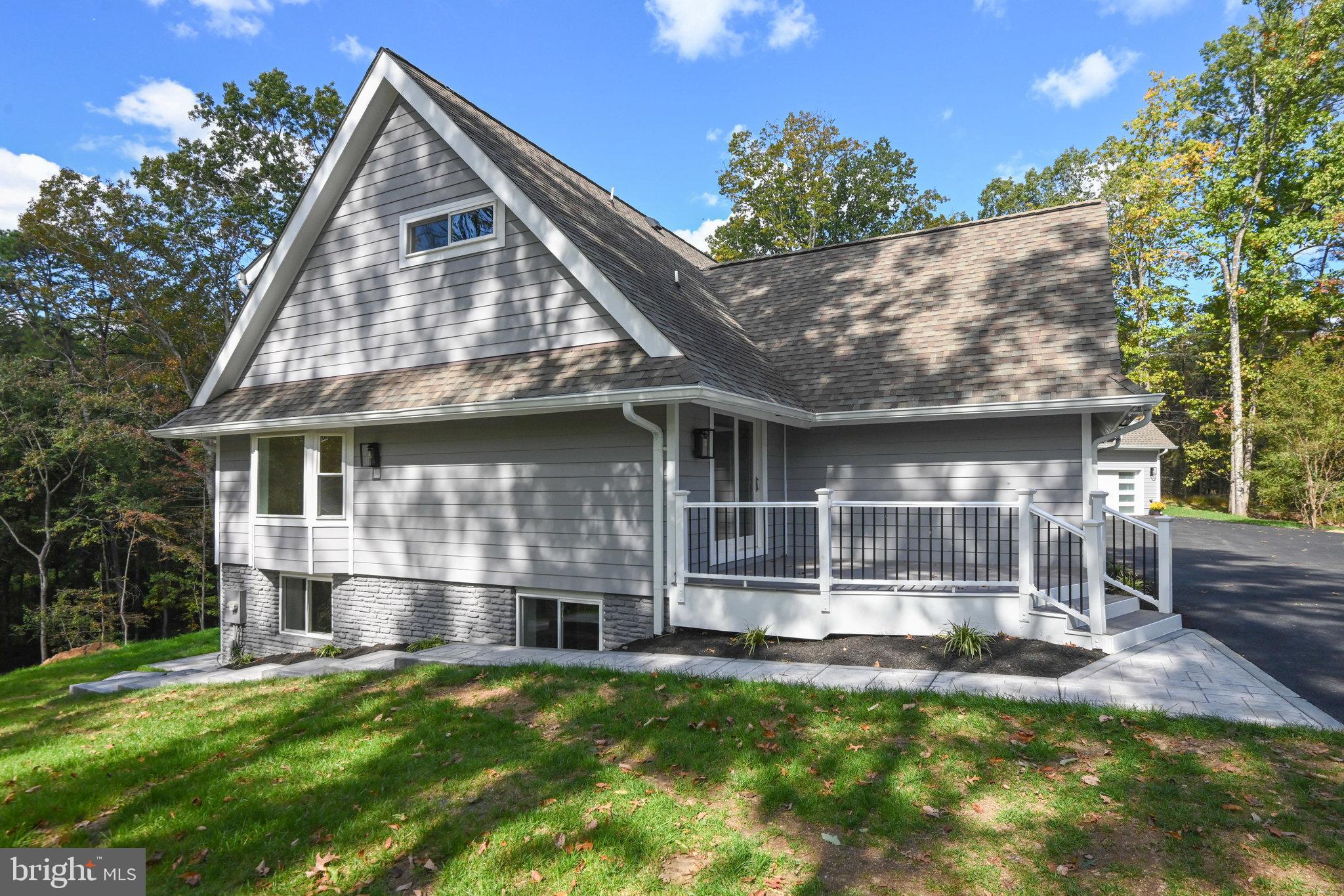 HOLLY GLEN - Residential