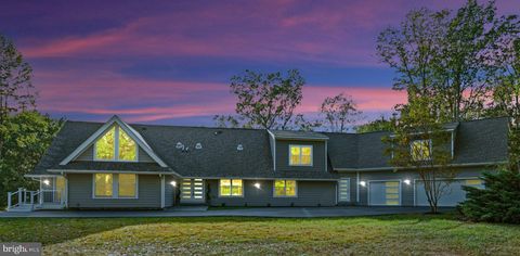 Property photo of 10900 Hunter Station Road, Vienna, VA 22181