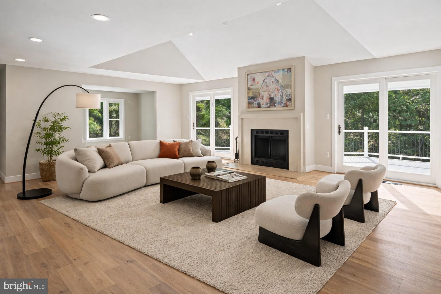 HOLLY GLEN - Residential