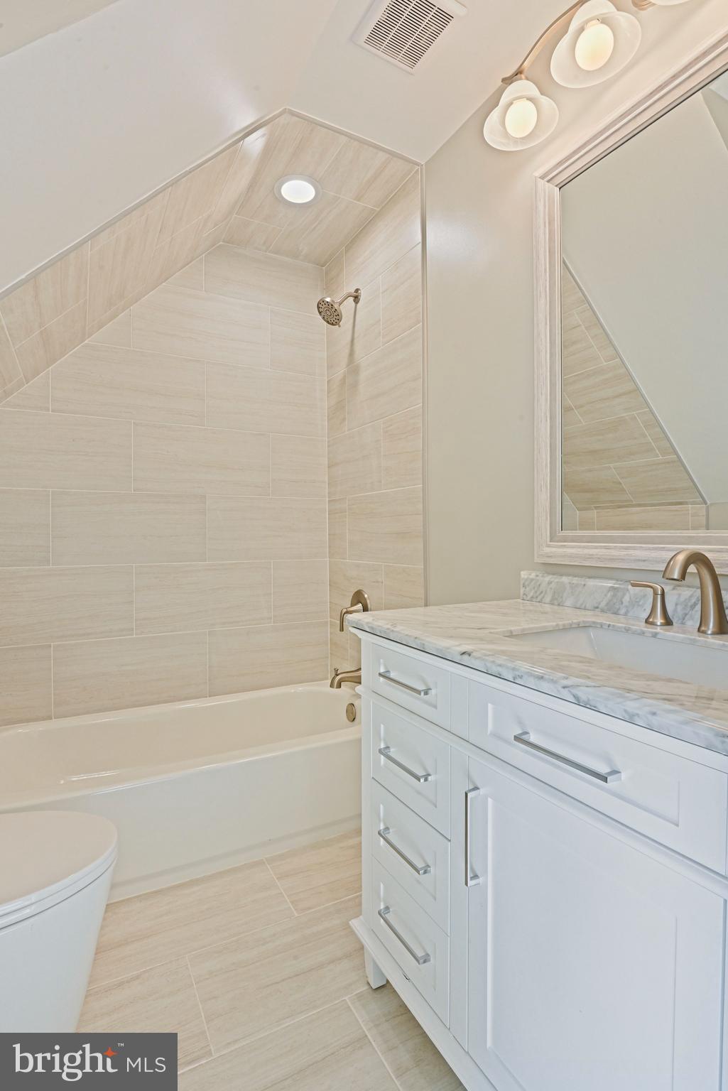 HOLLY GLEN - Residential