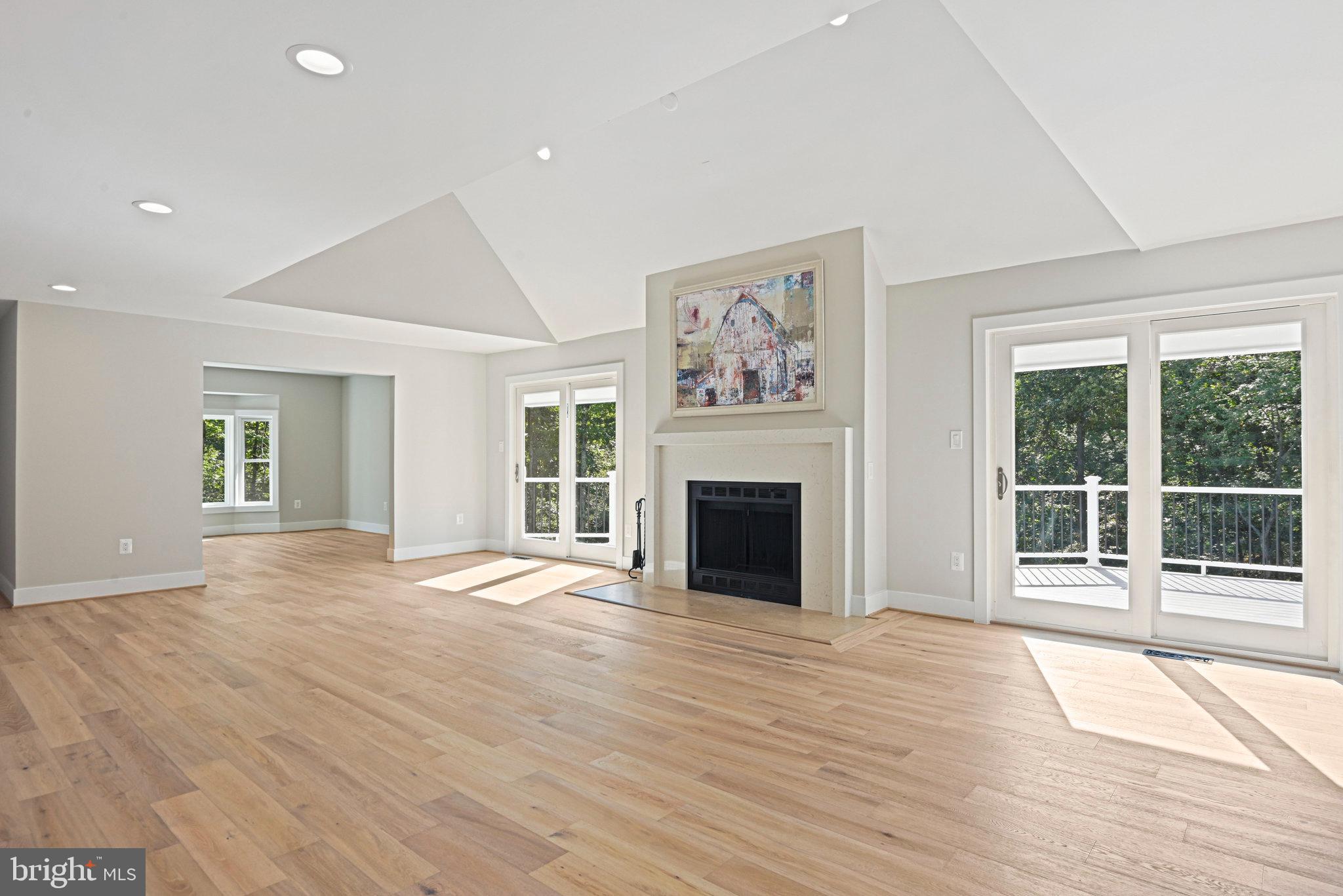 HOLLY GLEN - Residential