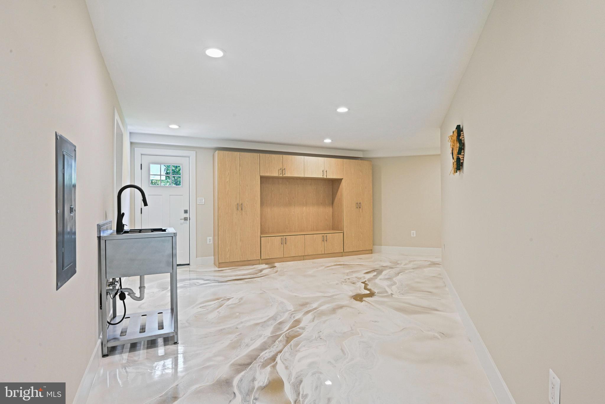 HOLLY GLEN - Residential