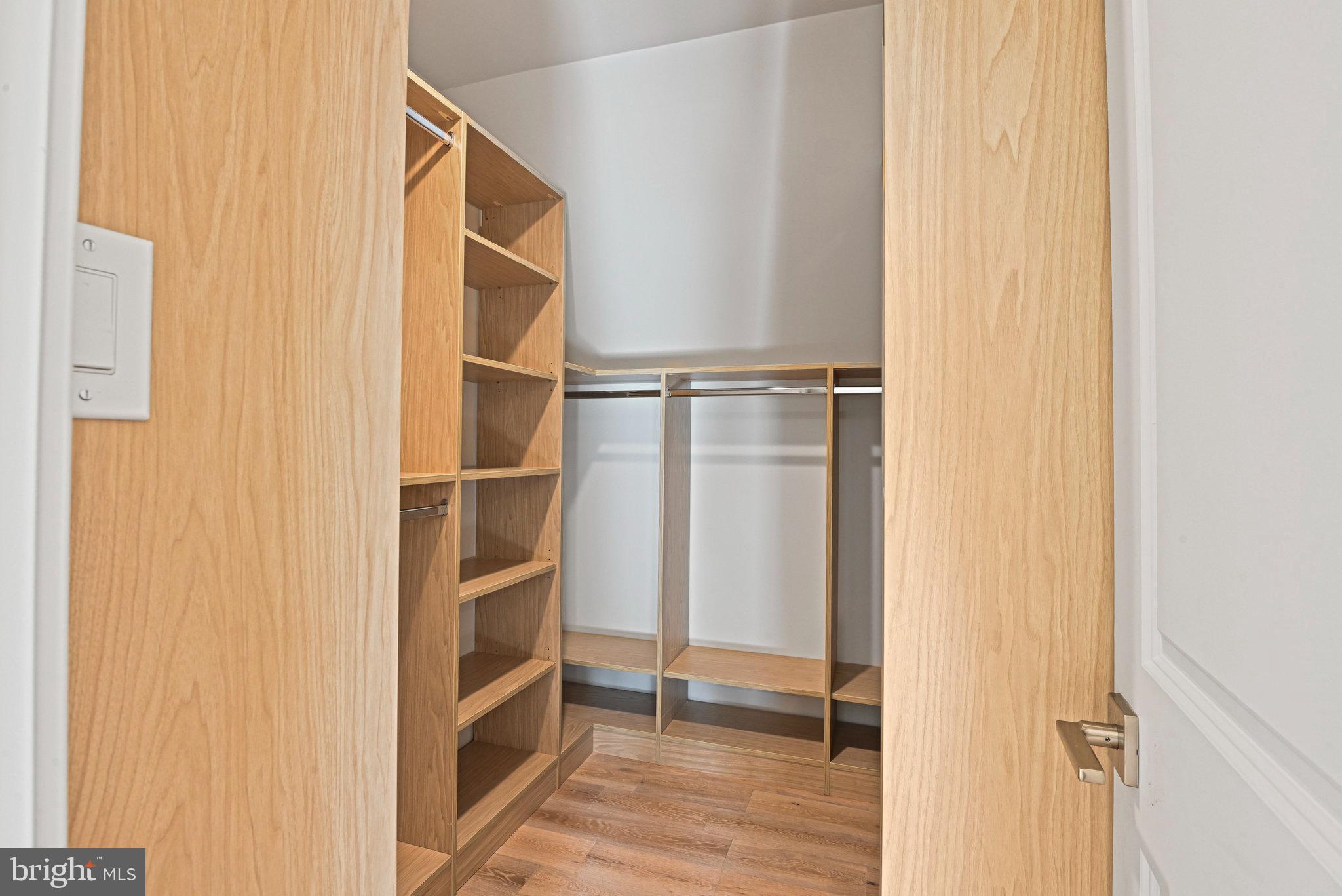 HOLLY GLEN - Residential