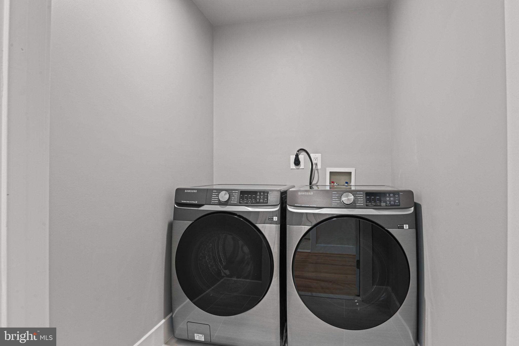 HOLLY GLEN - Residential