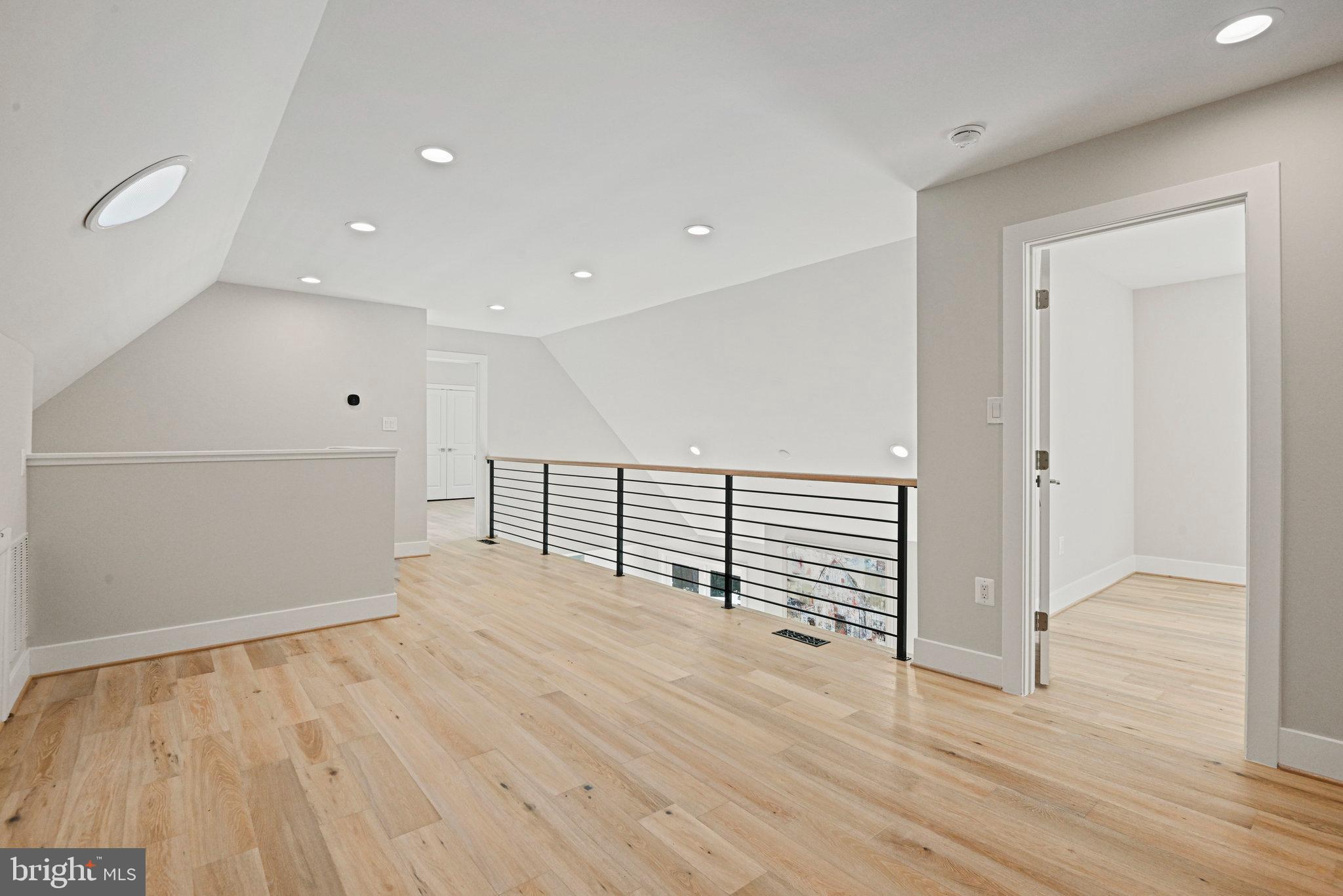 HOLLY GLEN - Residential