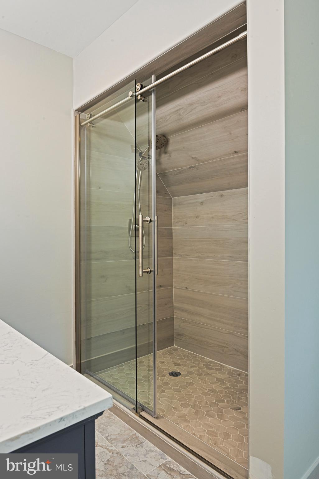 HOLLY GLEN - Residential