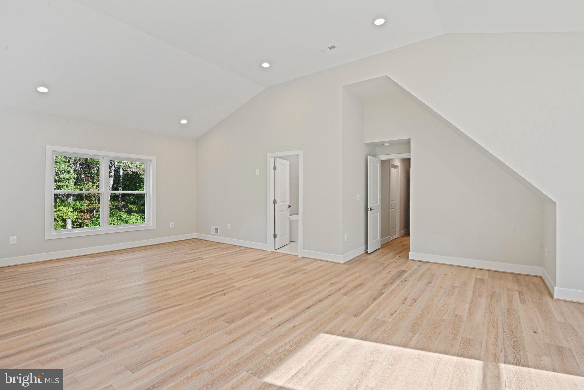 HOLLY GLEN - Residential