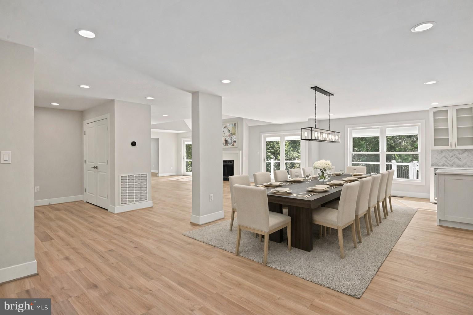 HOLLY GLEN - Residential