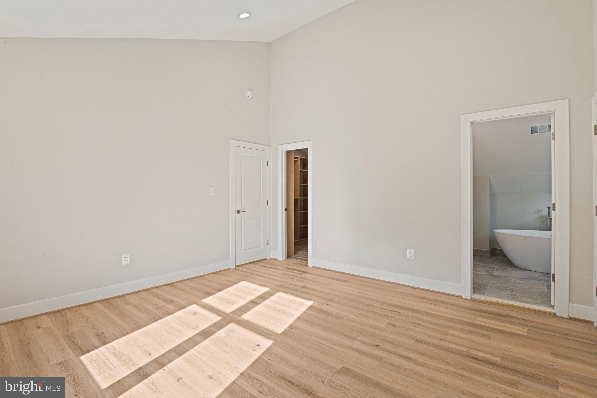 HOLLY GLEN - Residential