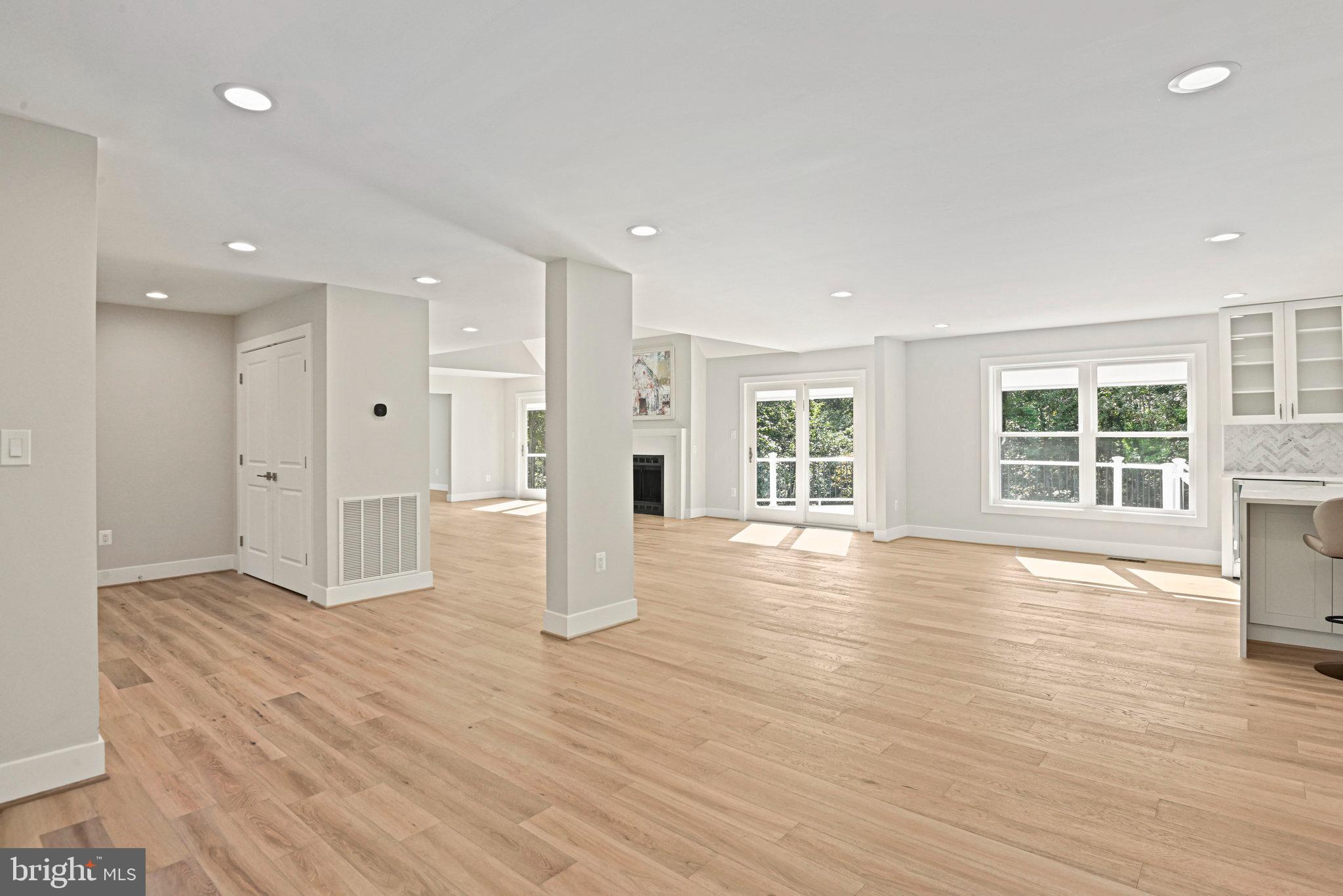 HOLLY GLEN - Residential